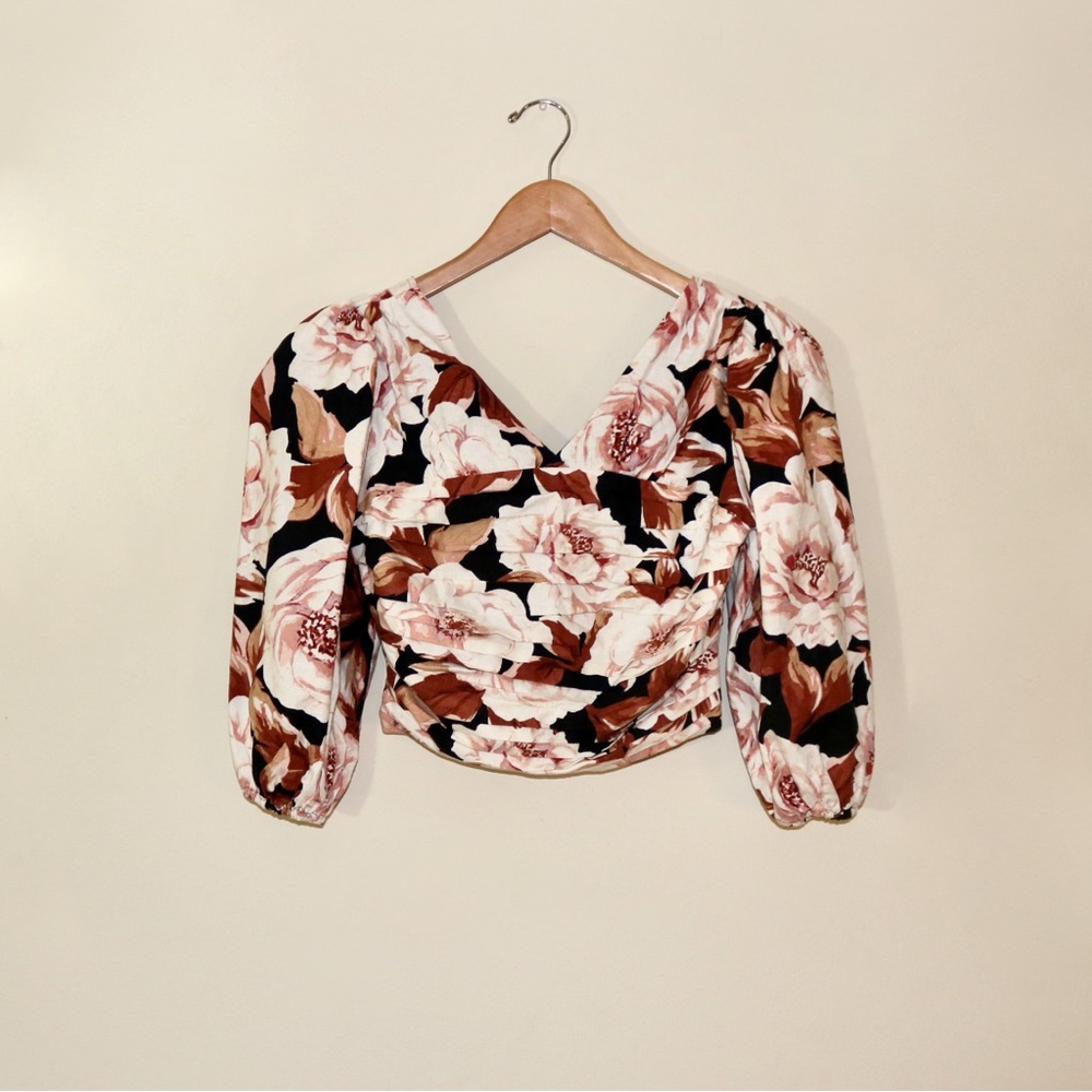 Express Floral Print Linen-Blend Ruched Cropped Top - Picture 4 of 13